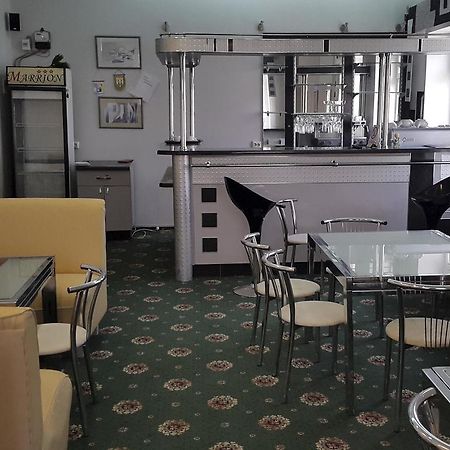 Marrion Hotel Odessa Ngoại thất bức ảnh